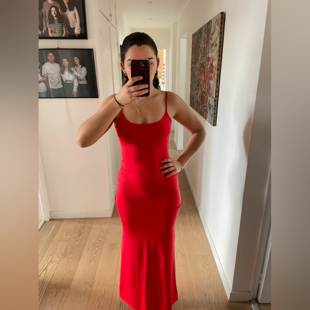 Elegant Red Sleeveless Dress